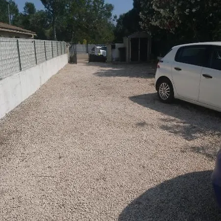Ferienwohnung L'Oiseau Bleu Salin-de-Giraud Exterior foto